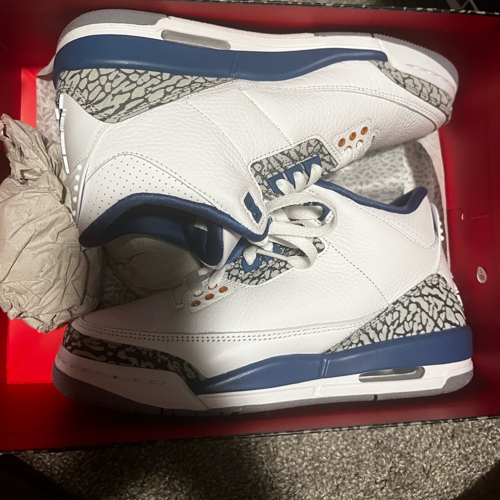 Jordan 3. Size 5.5 in boys worn once. Excellent condition
